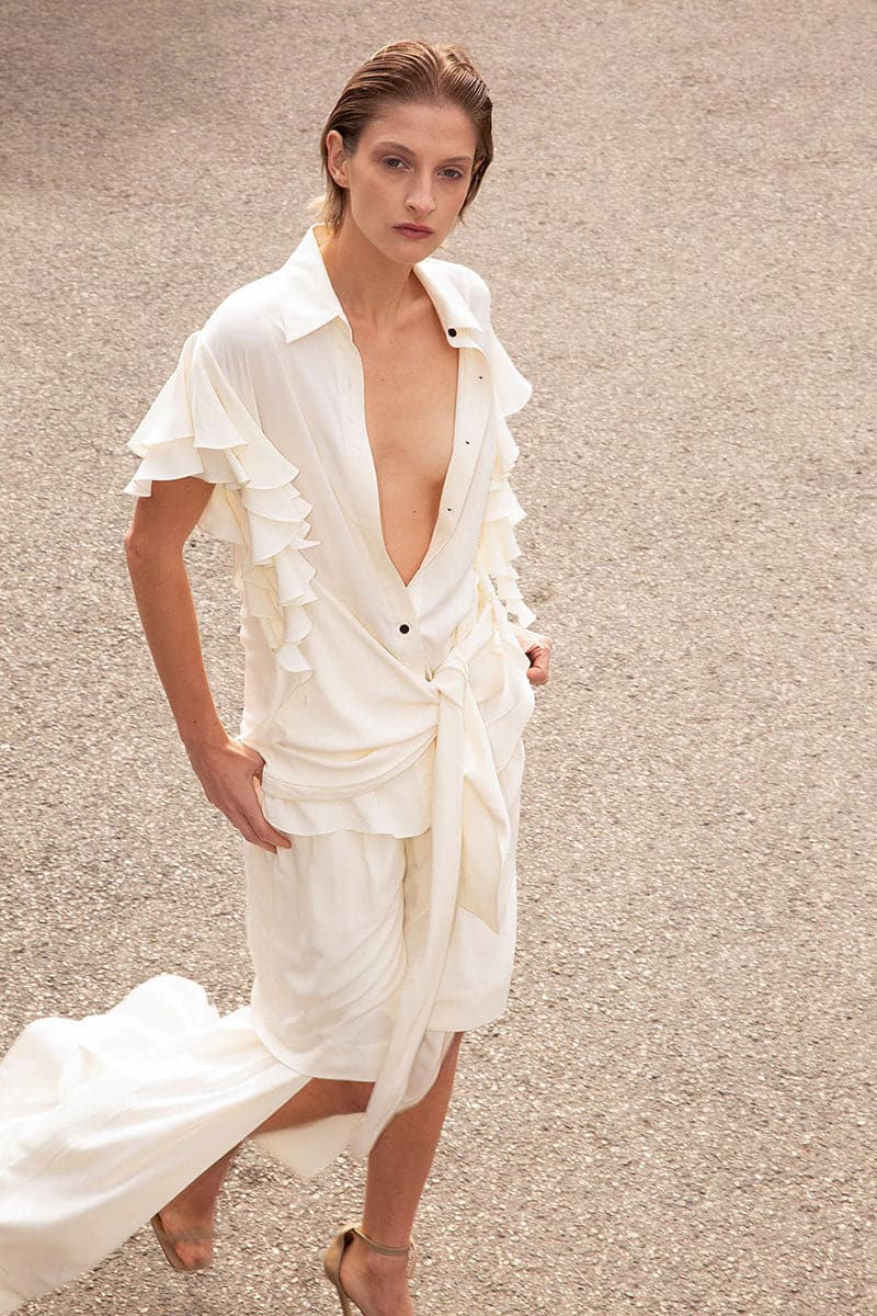 MILKY WHITE SLEEVE-LESS SHIRT - CULT MIA