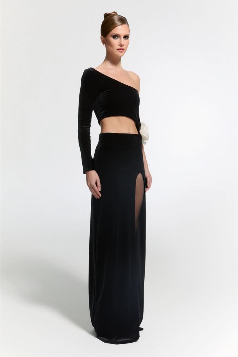 SR NUR KARAATA X CULT MIA RITZ WHITE ROSE DRESS - CULT MIA