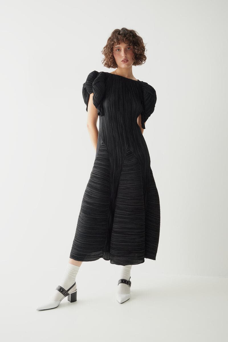 BLACK X-LINE PLEATED MIDI DRESS - CULT MIA