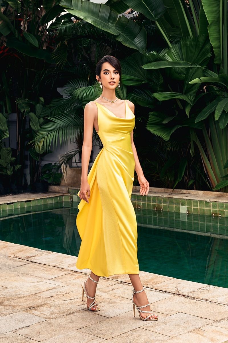 YELLOW SCOOP NECK PLEATED MIDI DRESS - CULT MIA