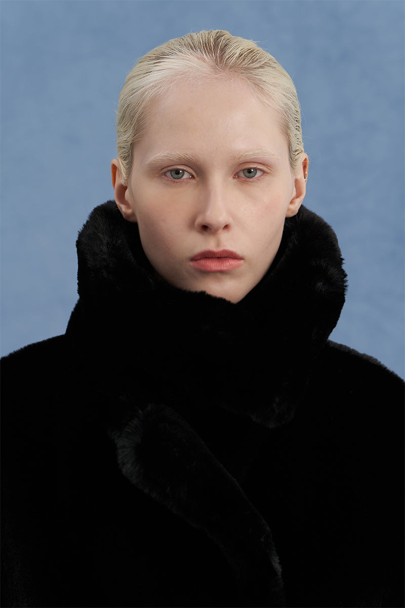 OVERSIZED SHEARLING COAT IN BLACK - CULT MIA