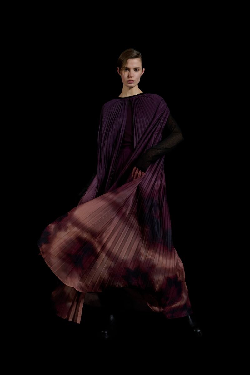 PRINTED PLEATED CAPE IN PURPLE - CULT MIA