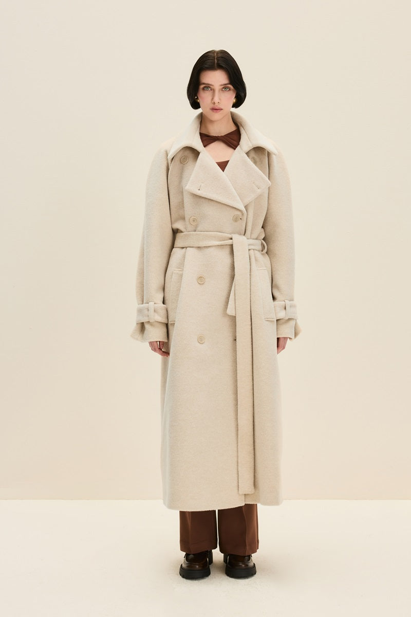 OVERSIZED COAT IN CHAMPAGNE BEIGE - CULT MIA