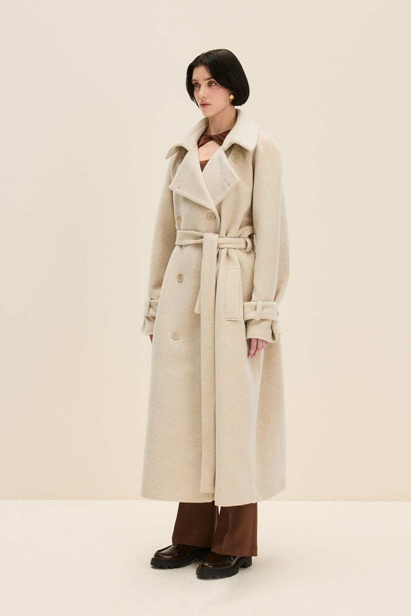 OVERSIZED COAT IN CHAMPAGNE BEIGE - CULT MIA