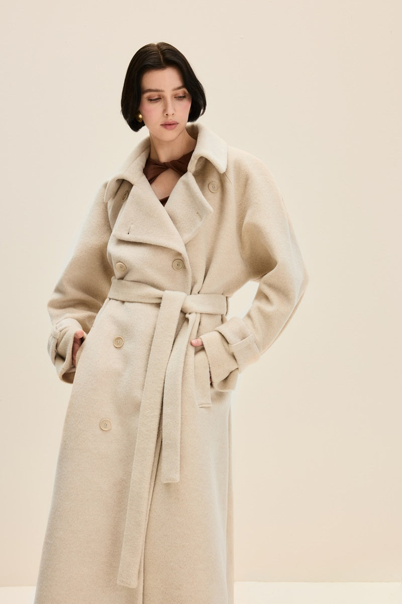 OVERSIZED COAT IN CHAMPAGNE BEIGE - CULT MIA