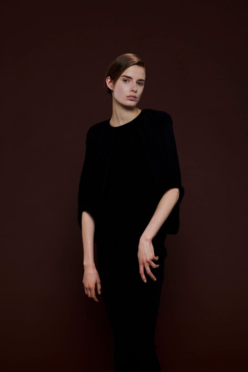 DOUBLE-HOOP KNITTED TOP IN BLACK - CULT MIA