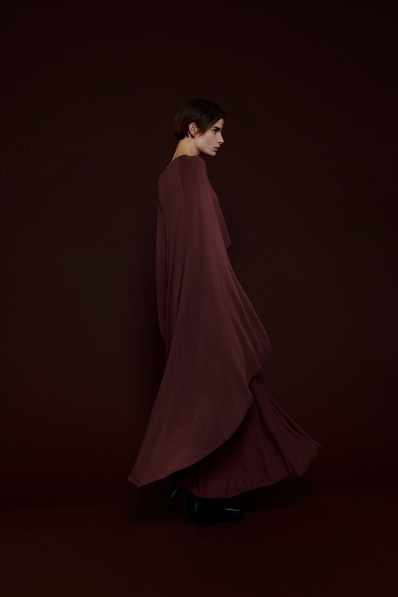 KNITTED CAPE IN BROWN - CULT MIA