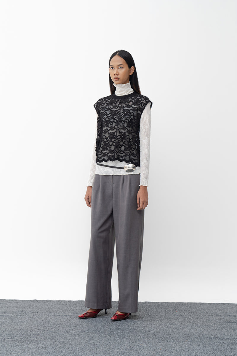 SARAH BLACK BUTTERFLY PATTERNED LACE TOP - CULT MIA