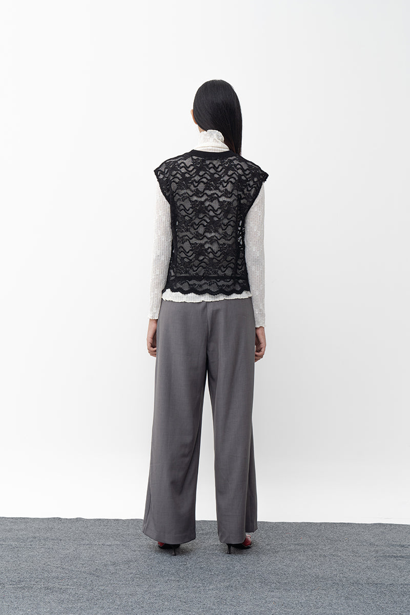 SARAH BLACK BUTTERFLY PATTERNED LACE TOP - CULT MIA