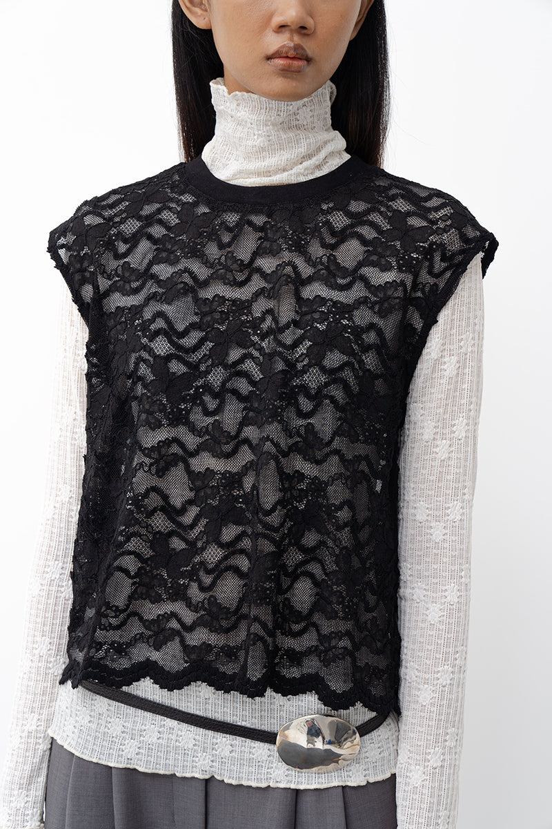 SARAH BLACK BUTTERFLY PATTERNED LACE TOP - CULT MIA