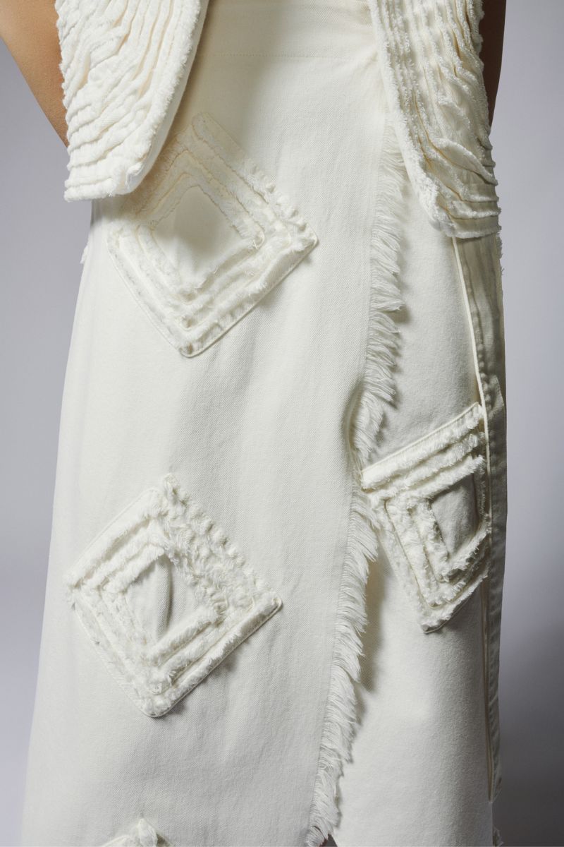 DENIM STRIP VEST IN IVORY - CULT MIA