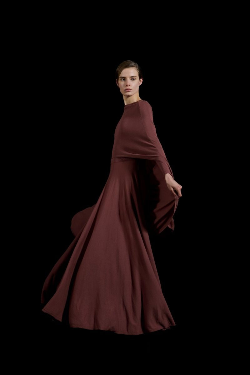 KNITTED CAPE IN BROWN - CULT MIA