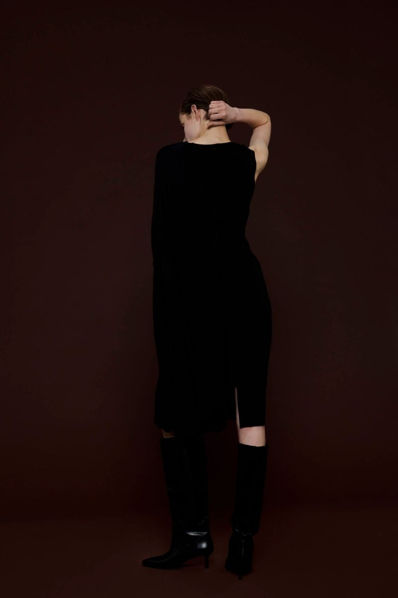 ASYMMETRIC SHOULDER HOOP KNIT DRESS IN BLACK - CULT MIA
