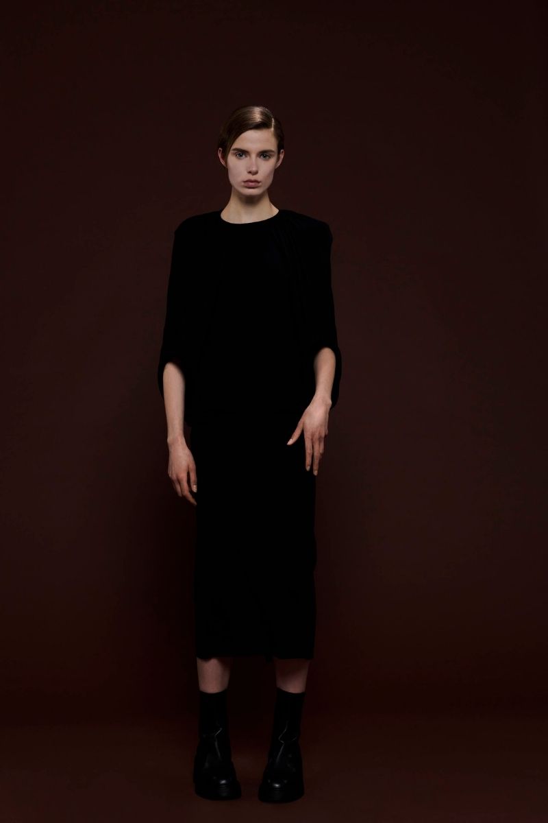 DOUBLE-HOOP KNITTED TOP IN BLACK - CULT MIA