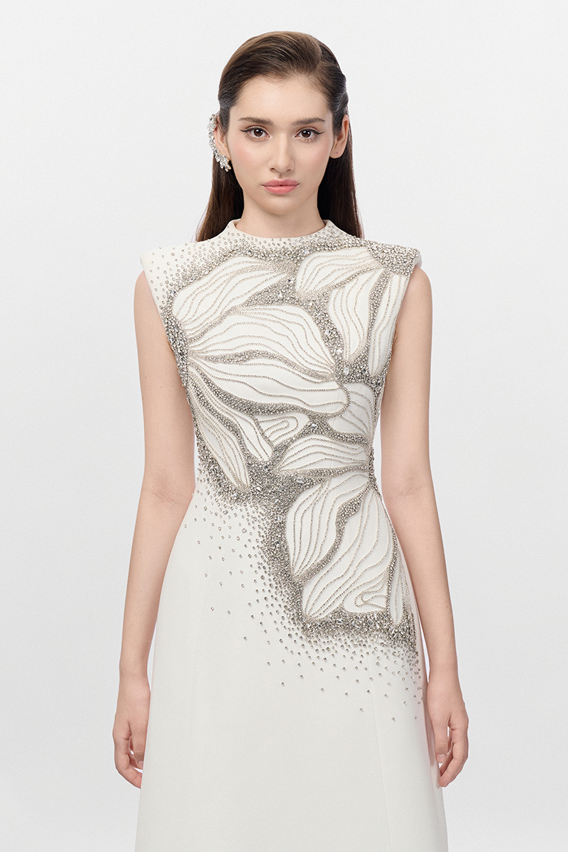 HIGH NECK SLEEVELESS A-LINE DRESS - CULT MIA