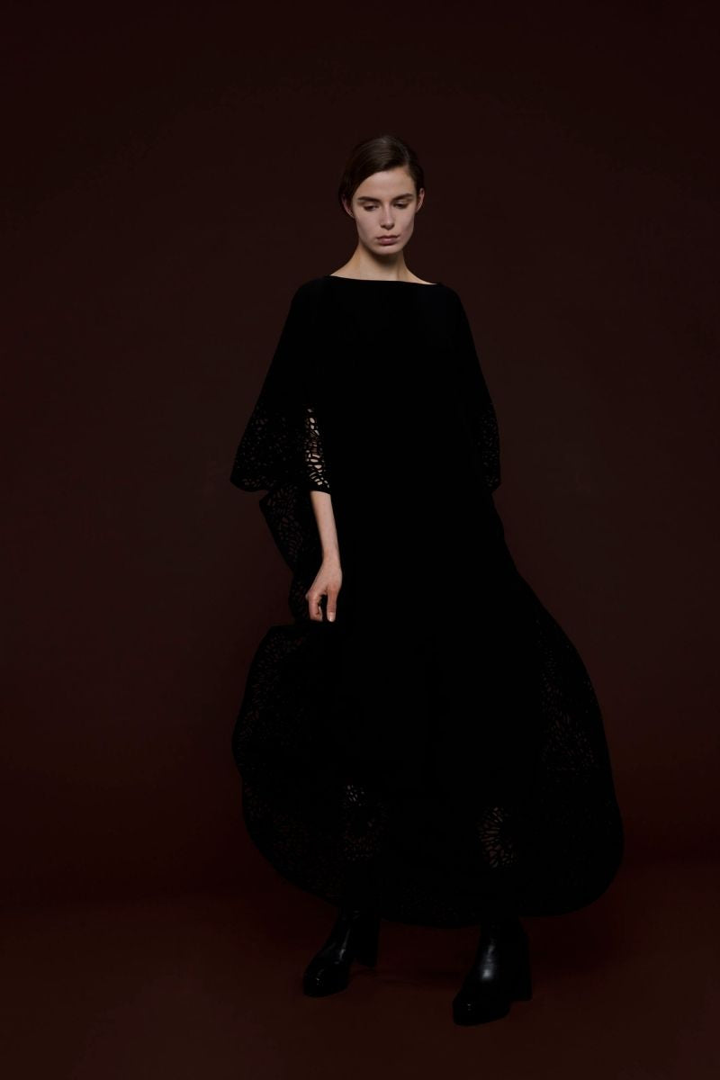 LASET-CUT KAFTAN IN BLACK - CULT MIA