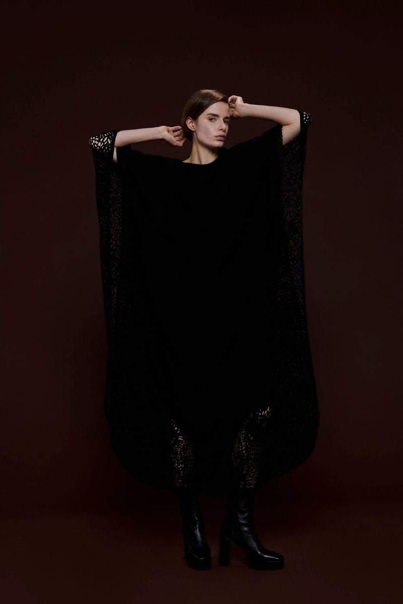 LASET-CUT KAFTAN IN BLACK - CULT MIA