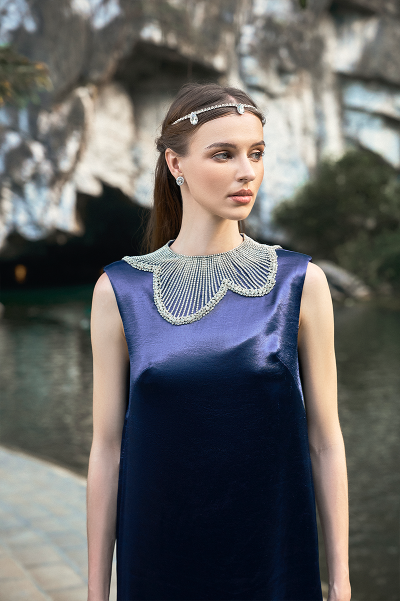 NAVY BLUE ORCHID STONE PATTERNED COLLAR GOWN - CULT MIA