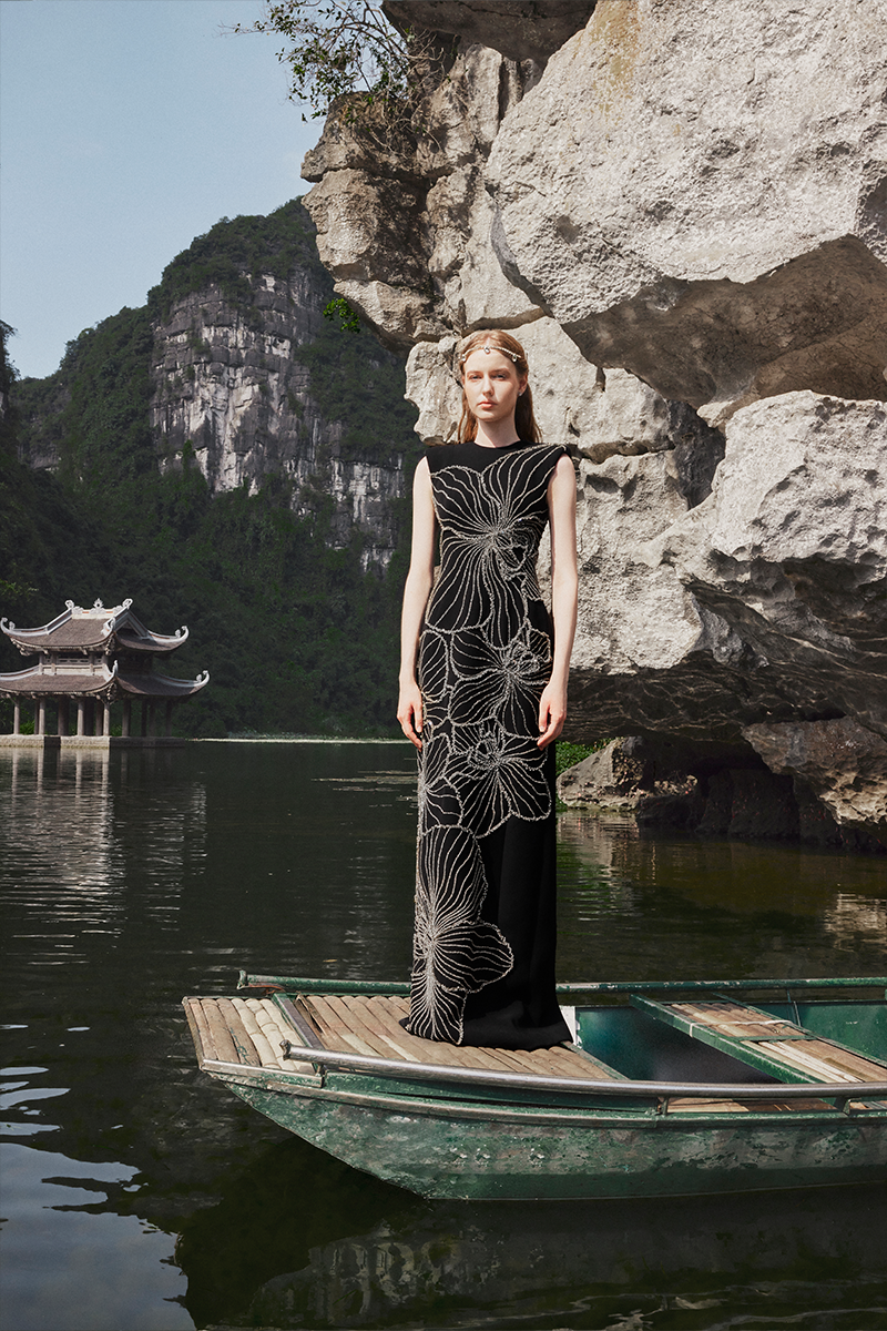 BLACK SLEEVELESS CRYSTAL ORCHID PATTERN GOWN - CULT MIA