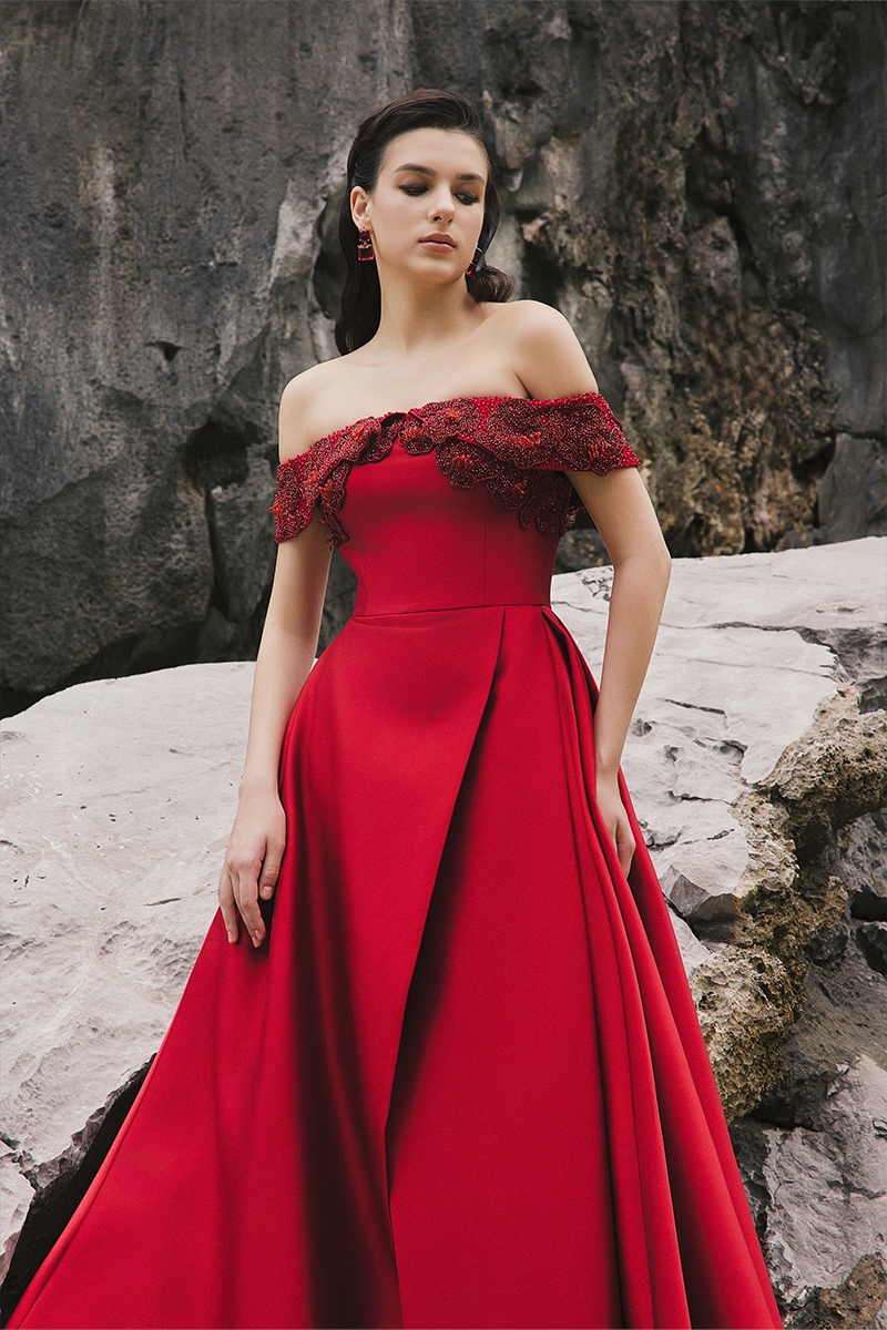 BAMBOO TAFFETA GOWN IN RED - CULT MIA