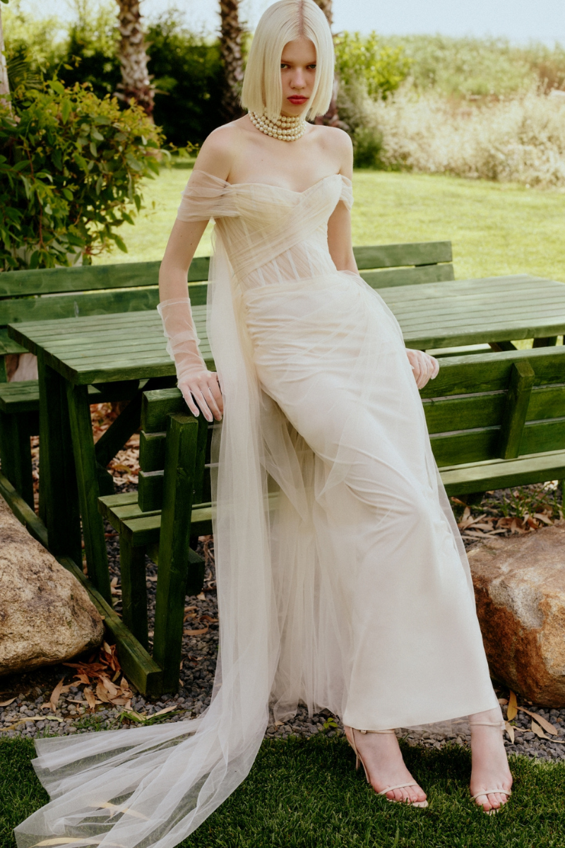 CREAM TULLE CORSET GOWN WITH CAPE - CULT MIA