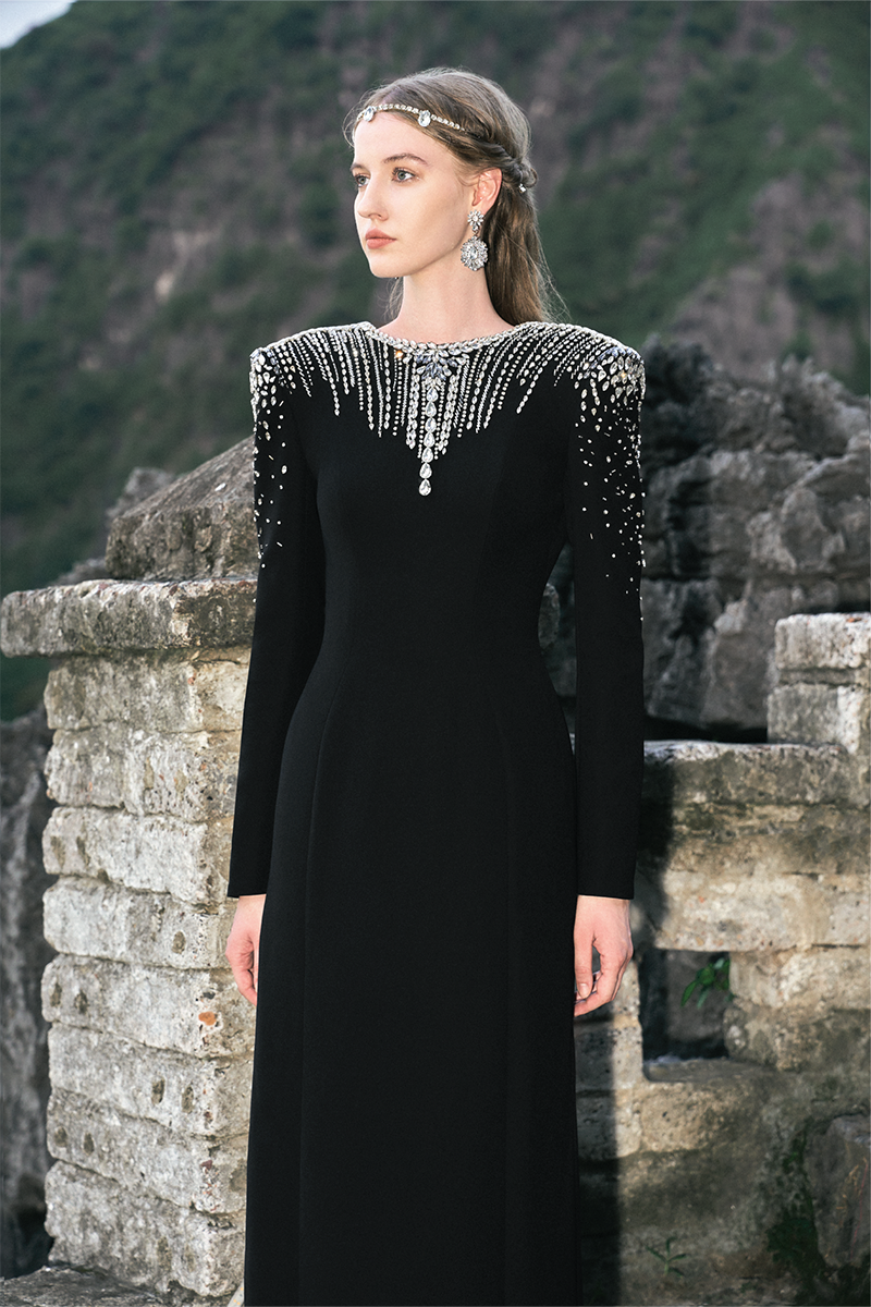 BLACK LONG SLEEVE OPEN BACK GOWN - CULT MIA