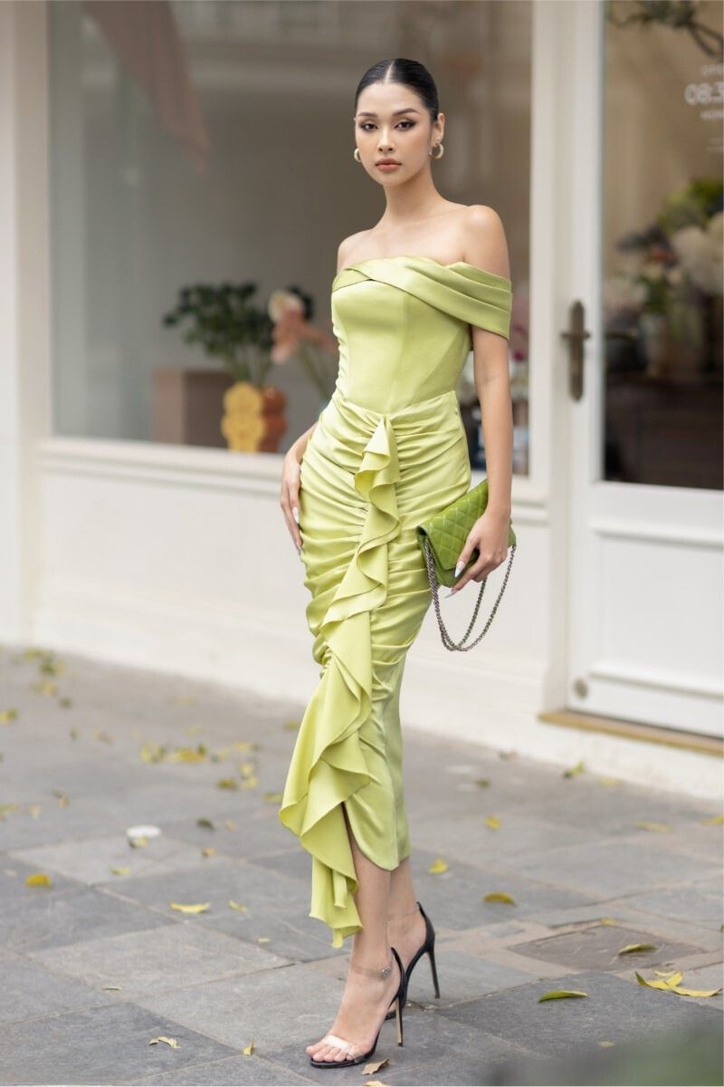 NAAVA GREEN SILK SATIN OFF-SHOULDER MIDI DRESS - CULT MIA