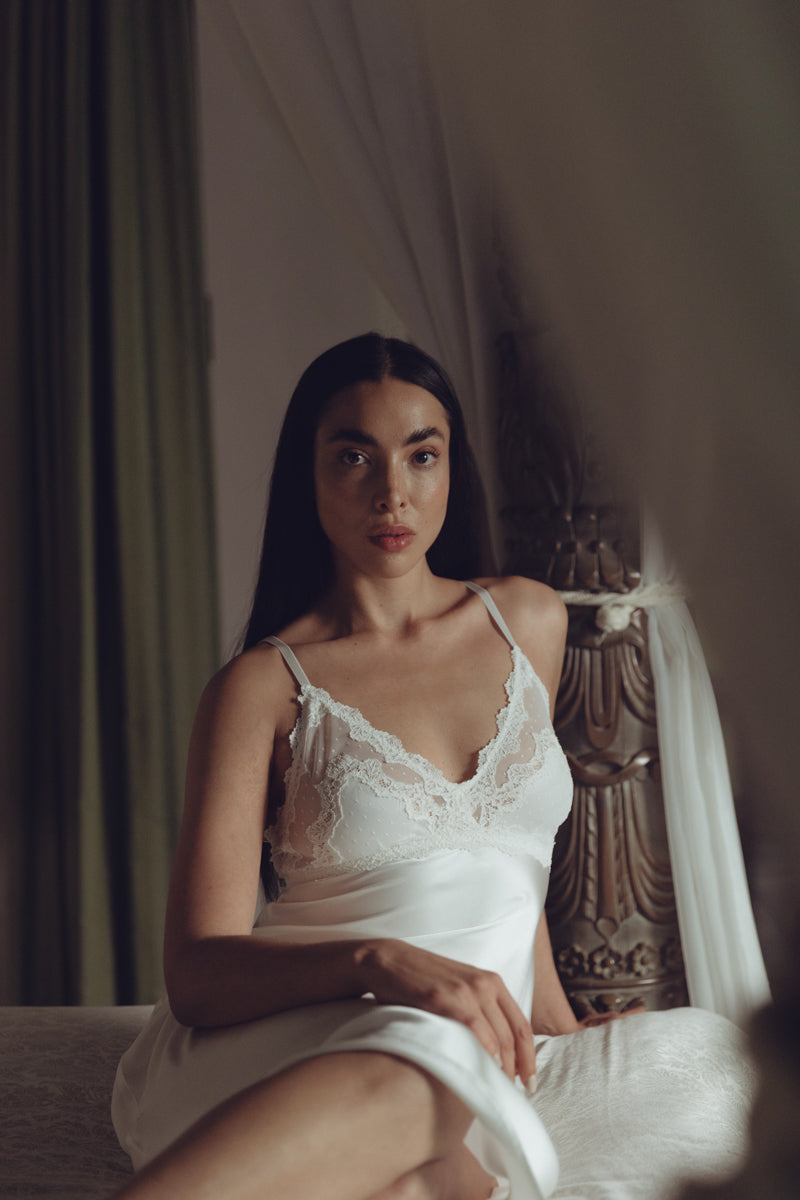 ANYA BEAUTIFUL BUST-SUPPORT LONG SILK GOWN IN IVORY - CULT MIA