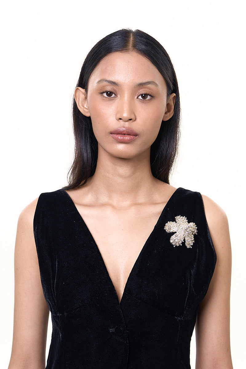 ELLIE SISTER WHITE BROOCH - CULT MIA