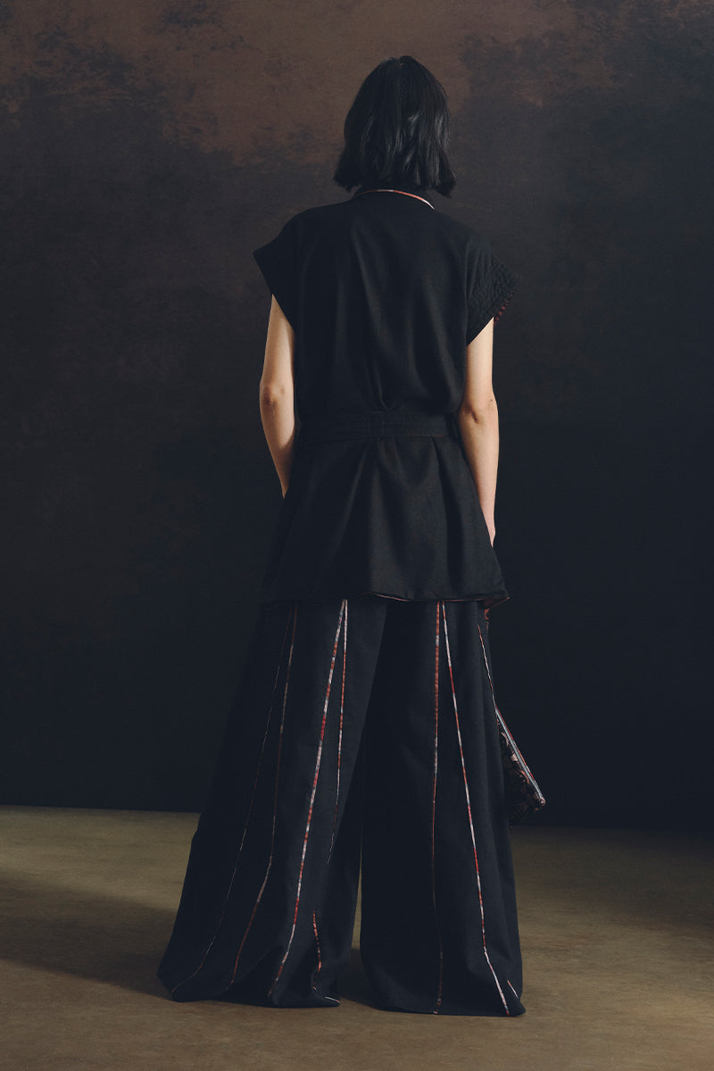 CAPITANIA PANTS IN BLACK - CULT MIA
