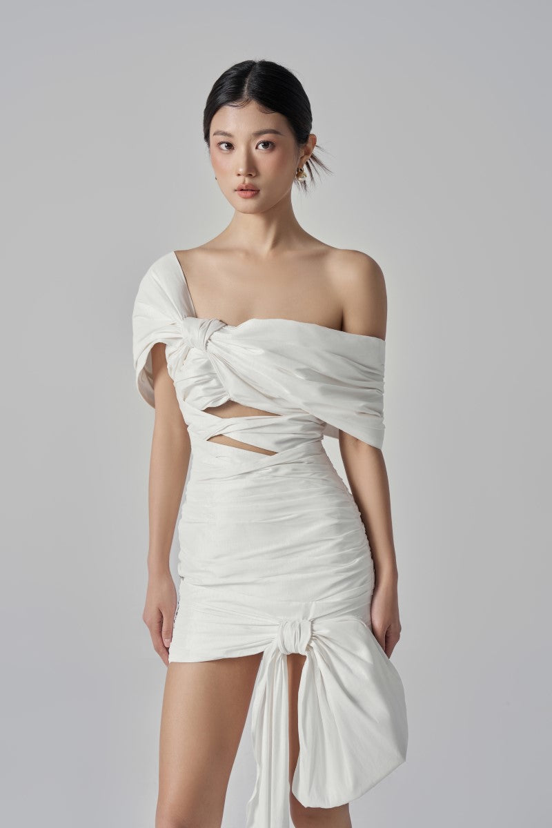 KENDALL TAFFETA CUT OUT DRESS IN WHITE - CULT MIA
