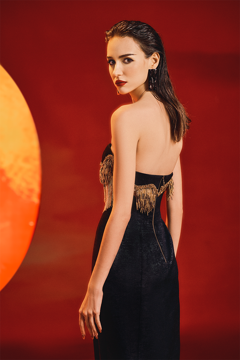 GOLDEN CHESTLINE STRAIGHT GOWN - CULT MIA