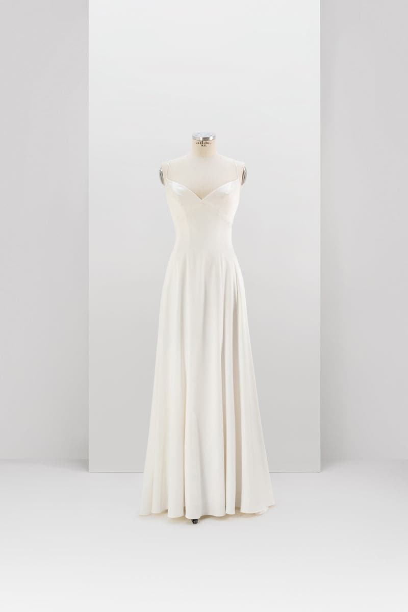 MINIMALISTIC SIMPLE GOWN WITH REMOVABLE MERINGUE FLOUNCES TRAIN - CULT MIA