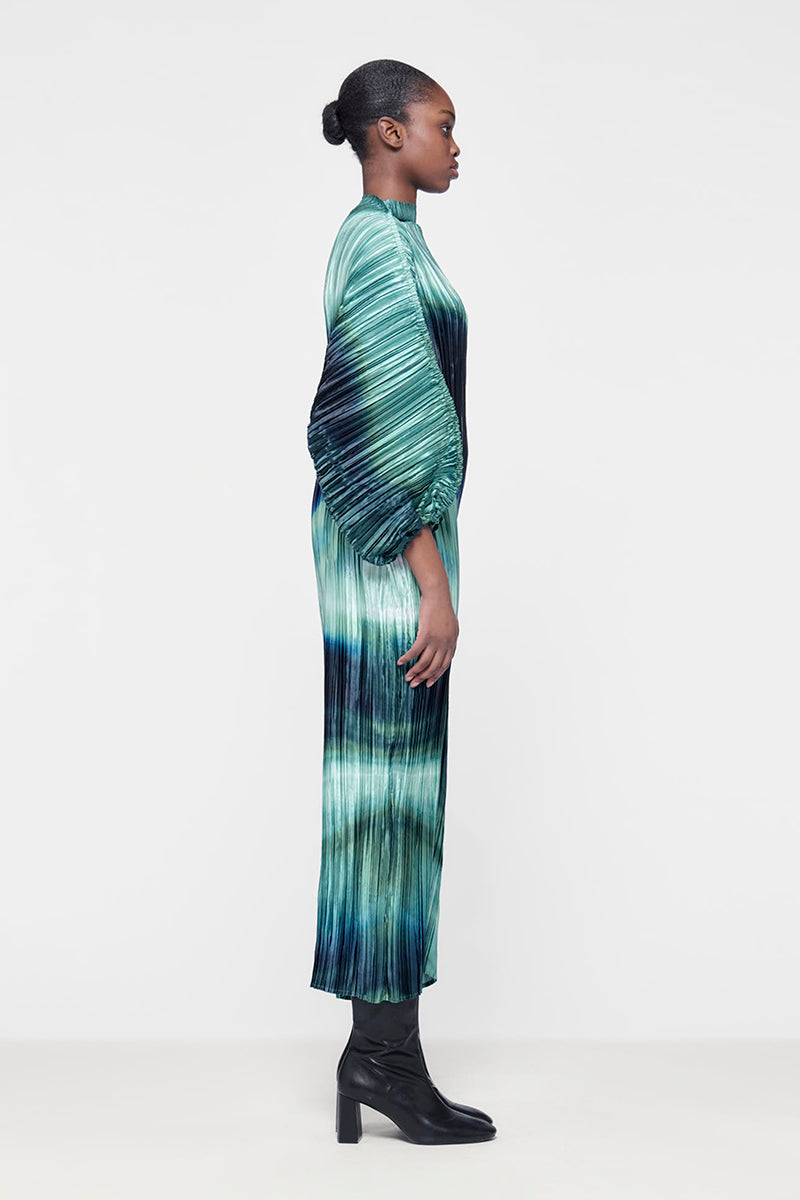 PRINTED PLISSÉ BATWING DRESS - CULT MIA