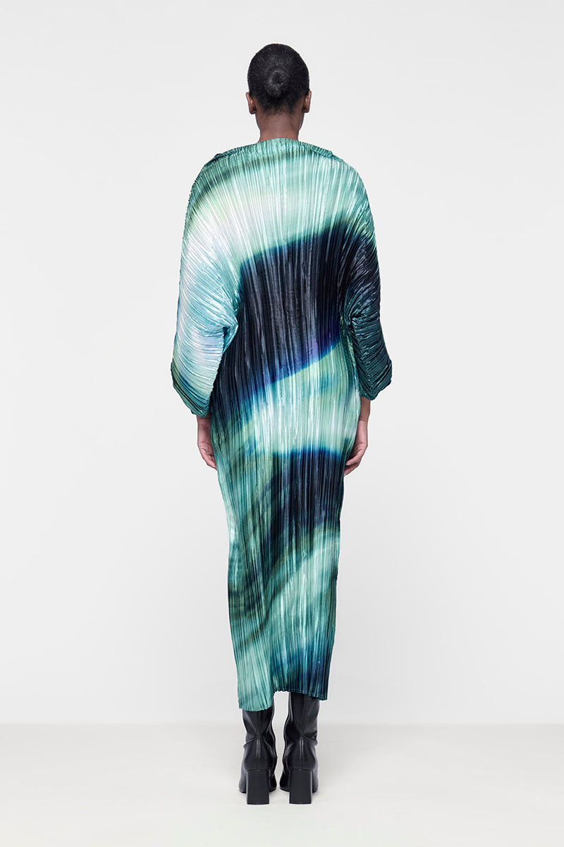 PRINTED PLISSÉ BATWING DRESS - CULT MIA