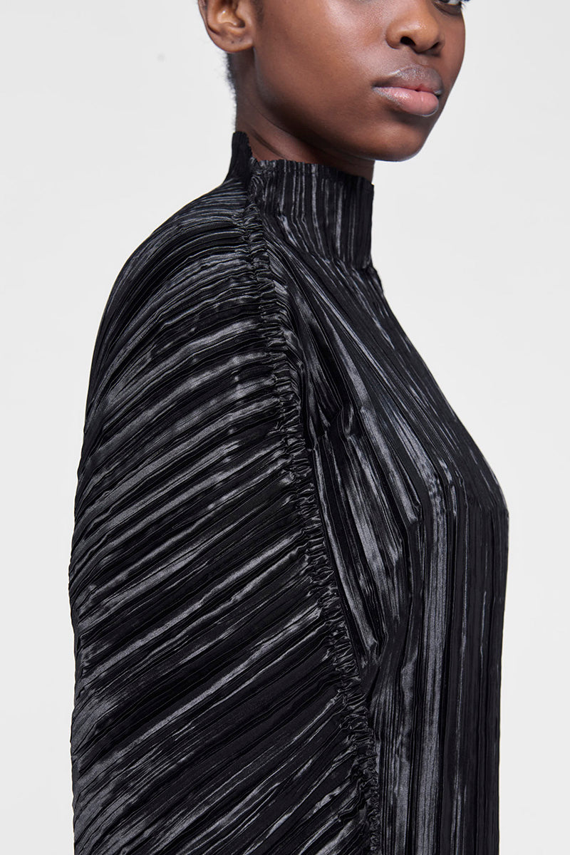 PLISSÉ BATWING TOP - CULT MIA