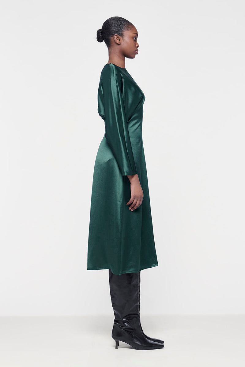 BATWING WAIST-ACCENTED DRESS - CULT MIA