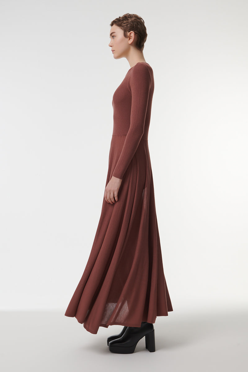 FIT-AND-FLARE KNITTED DRESS IN BROWN - CULT MIA