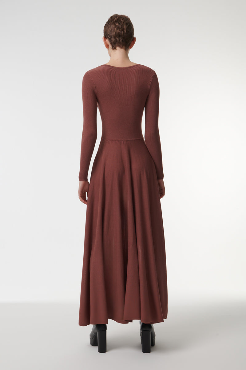 FIT-AND-FLARE KNITTED DRESS IN BROWN - CULT MIA