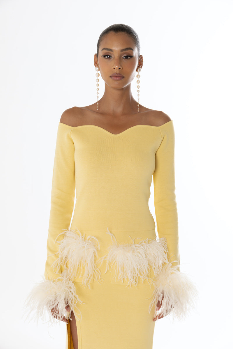 YELLOW VANILLA KNIT TOP WITH DETACHABLE FEATHER CUFFS - CULT MIA