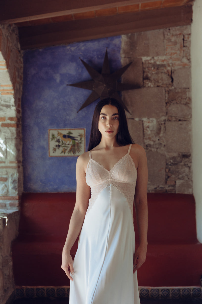 PRECIOUS SUNSET LONG SILK GOWN IN PEARL GRAY - CULT MIA