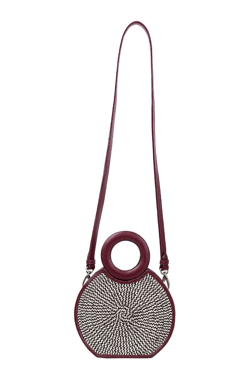 BURGUNDY ZENÚ LEATHER AND CAÑA FLECHA BAG | Adriana Castro | CULT MIA