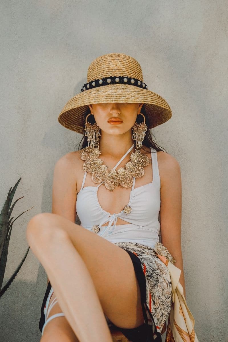 WHITE GELA EARRINGS | Aidan & Ice | CULT MIA