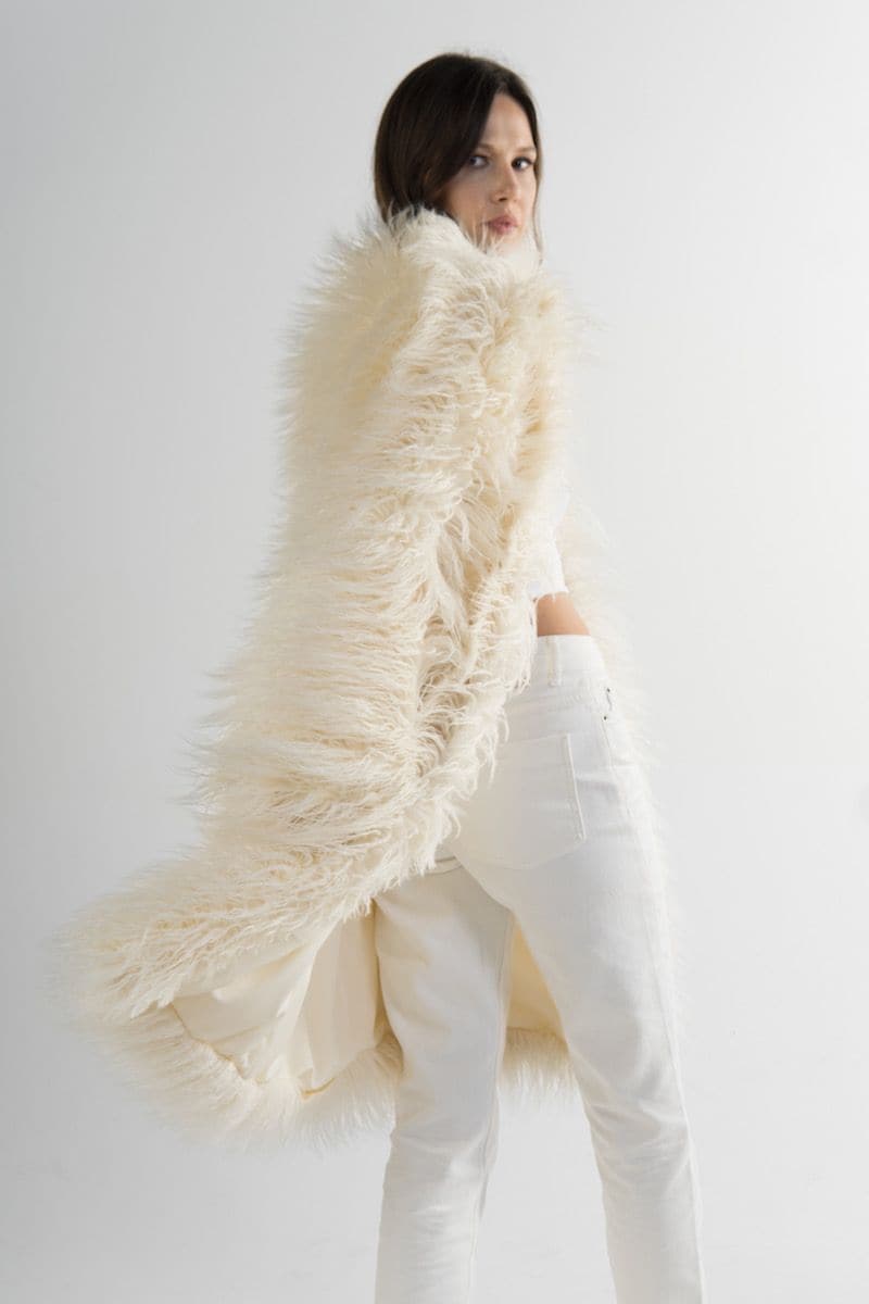 FLUFFY CREAM FAUX FUR COAT | Fortini | CULT MIA