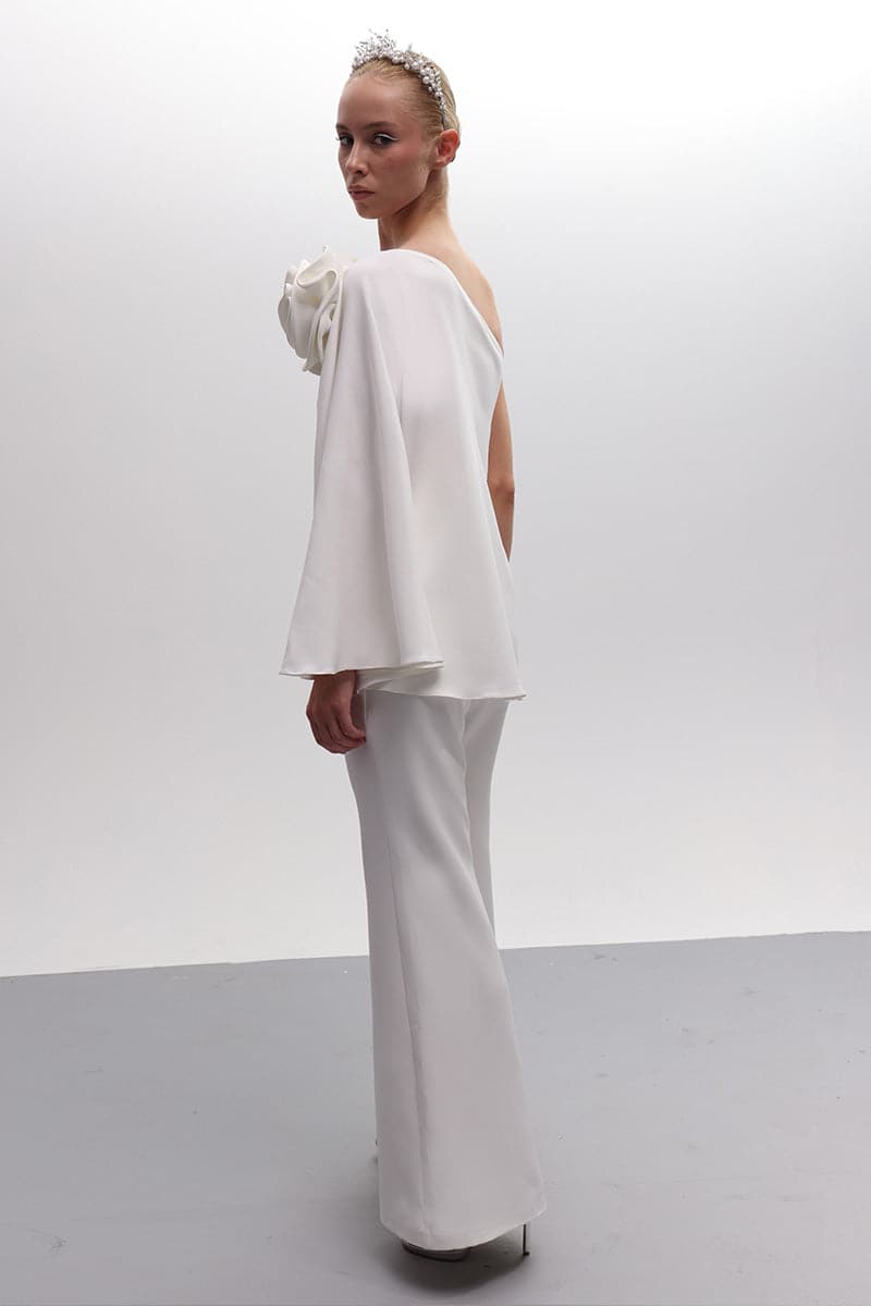 BOTANICAL ELEGANCE ONE-SHOULDER FLORAL TOP AND PANTS SET | Joanna Andraos | CULT MIA