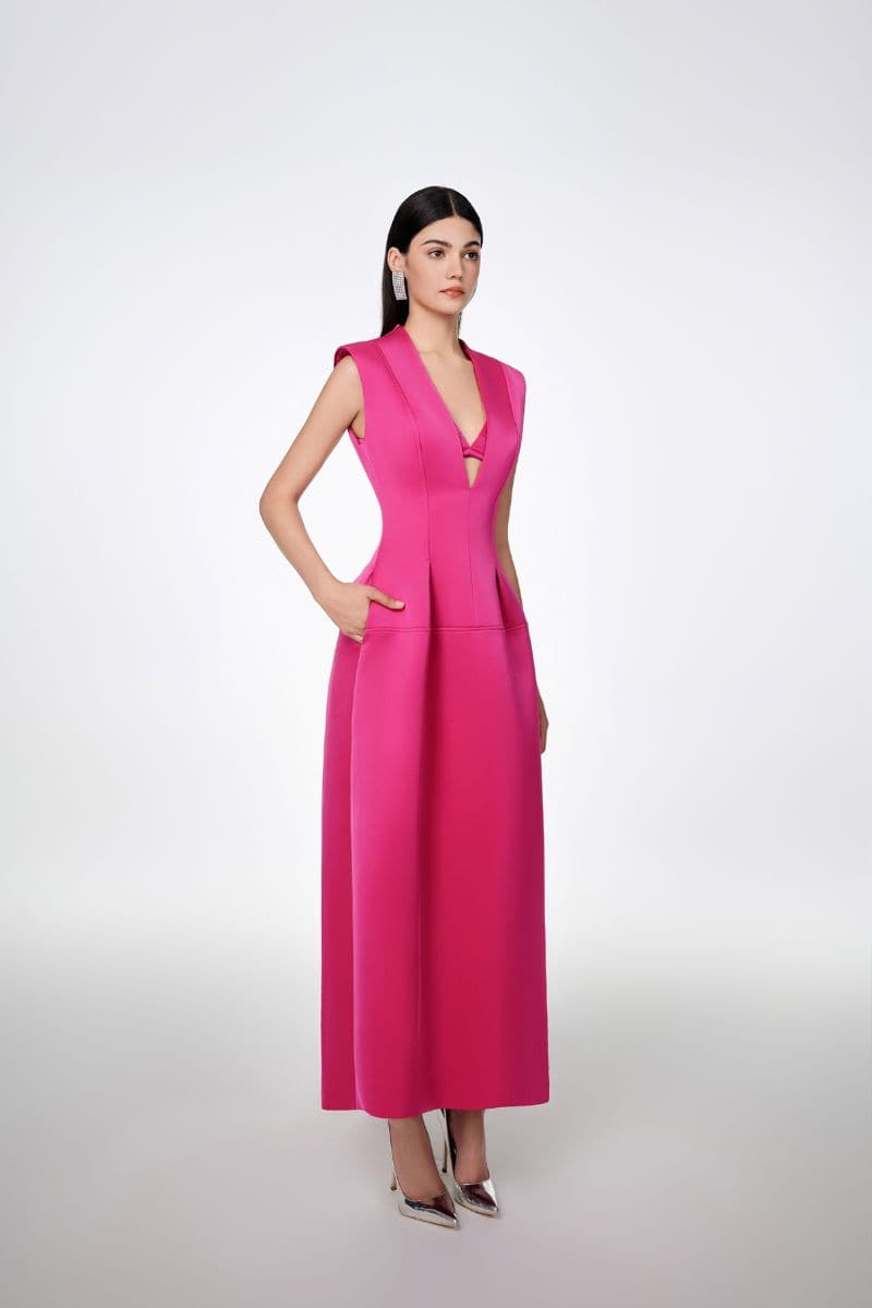 SLEEVELESS PLEATED COAT DRESS | Tracy Studio | CULT MIA