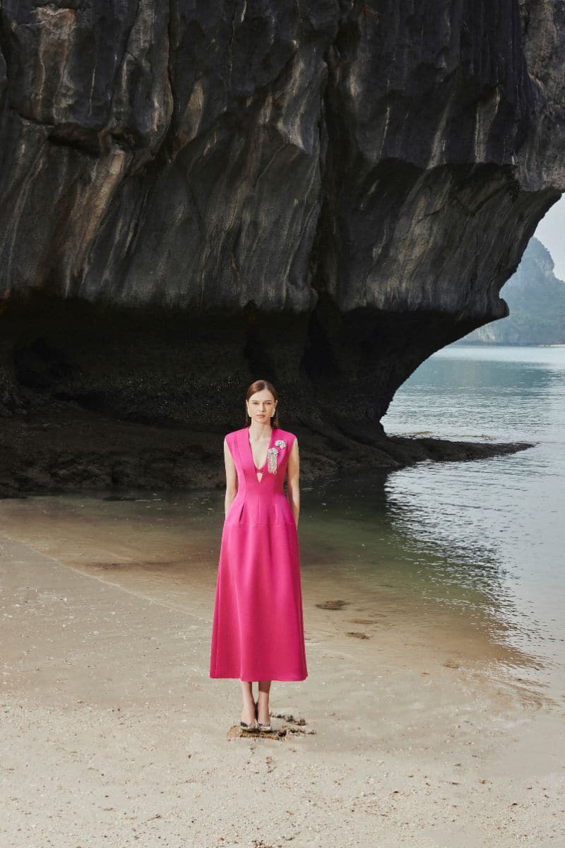SLEEVELESS PLEATED COAT DRESS | Tracy Studio | CULT MIA
