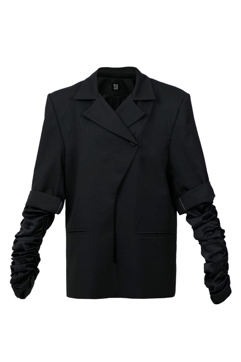 CRUMPLE-SLEEVE LONG BLACK BLAZER | Blikvanger | CULT MIA