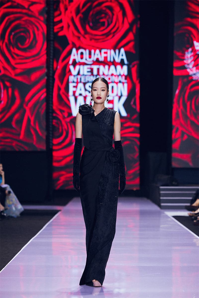 BLACK JACQUARD GOWN WITH DRAPED SATIN ROSES - CULT MIA