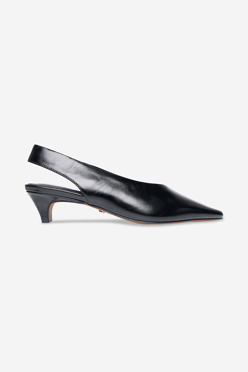 Black 10th Floor Downtown Heels with pointed toes and sleek design, perfect for stylish formal or evening wear.
